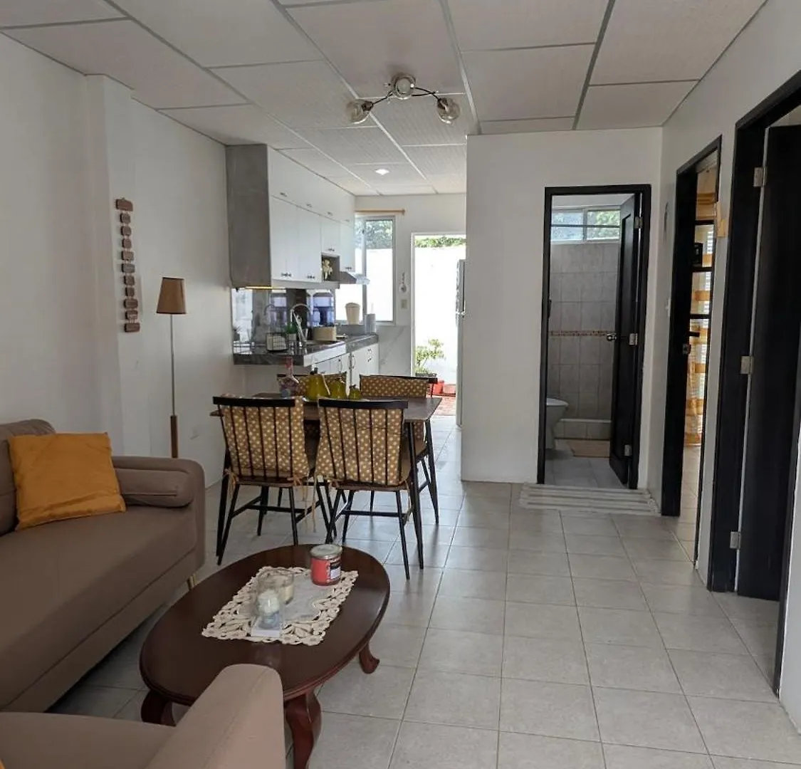 Villa con Piscina Mirador y Seguridad Privada Guayaquil Ecuador